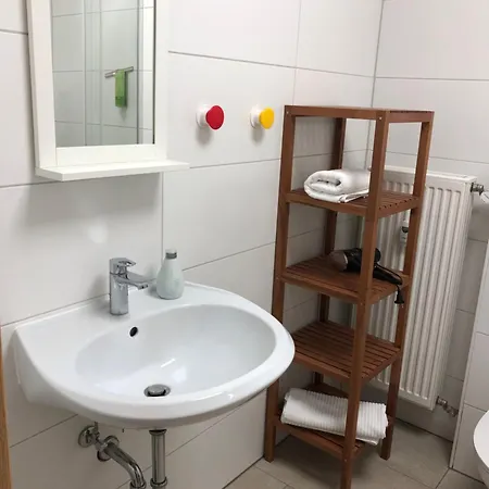 Eleonoras Ferienwohnung In Wuerzburg Stadt Am Park Mit Balkon Inklusive Eigenen Parkplaetzen Vor Der Tuer Exterior photo