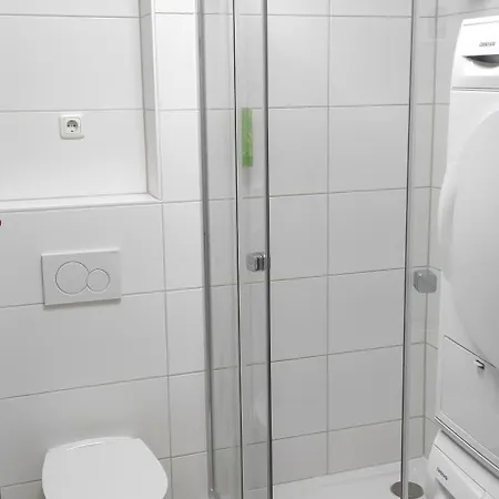 Eleonoras Ferienwohnung In Wuerzburg Stadt Am Park Mit Balkon Inklusive Eigenen Parkplaetzen Vor Der Tuer Exterior photo
