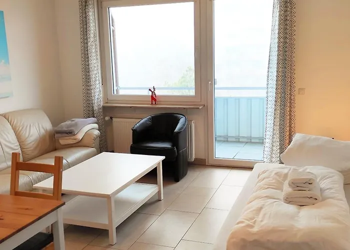 Eleonoras Ferienwohnung In Wuerzburg Stadt Am Park Mit Balkon Inklusive Eigenen Parkplaetzen Vor Der Tuer