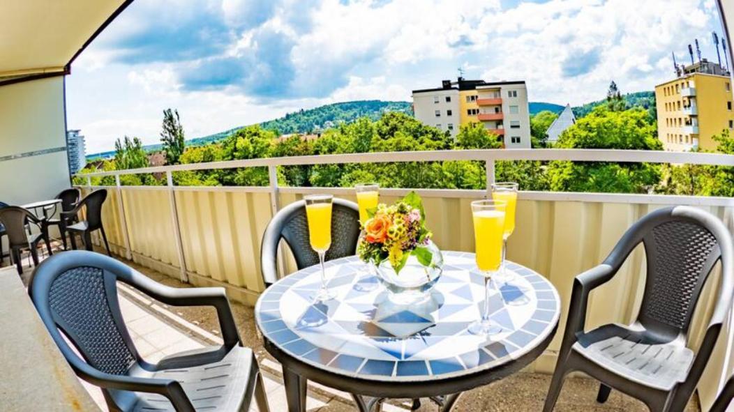 Eleonoras In Stadt Am Park Mit Balkon Inklusive Eigenen Parkplaetzen Vor Der Tuer Wurzburg