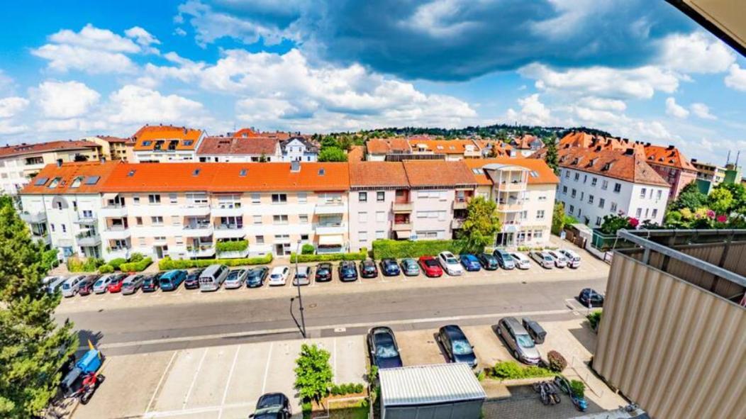Eleonoras In Stadt Am Park Mit Balkon Inklusive Eigenen Parkplaetzen Vor Der Tuer Apartment