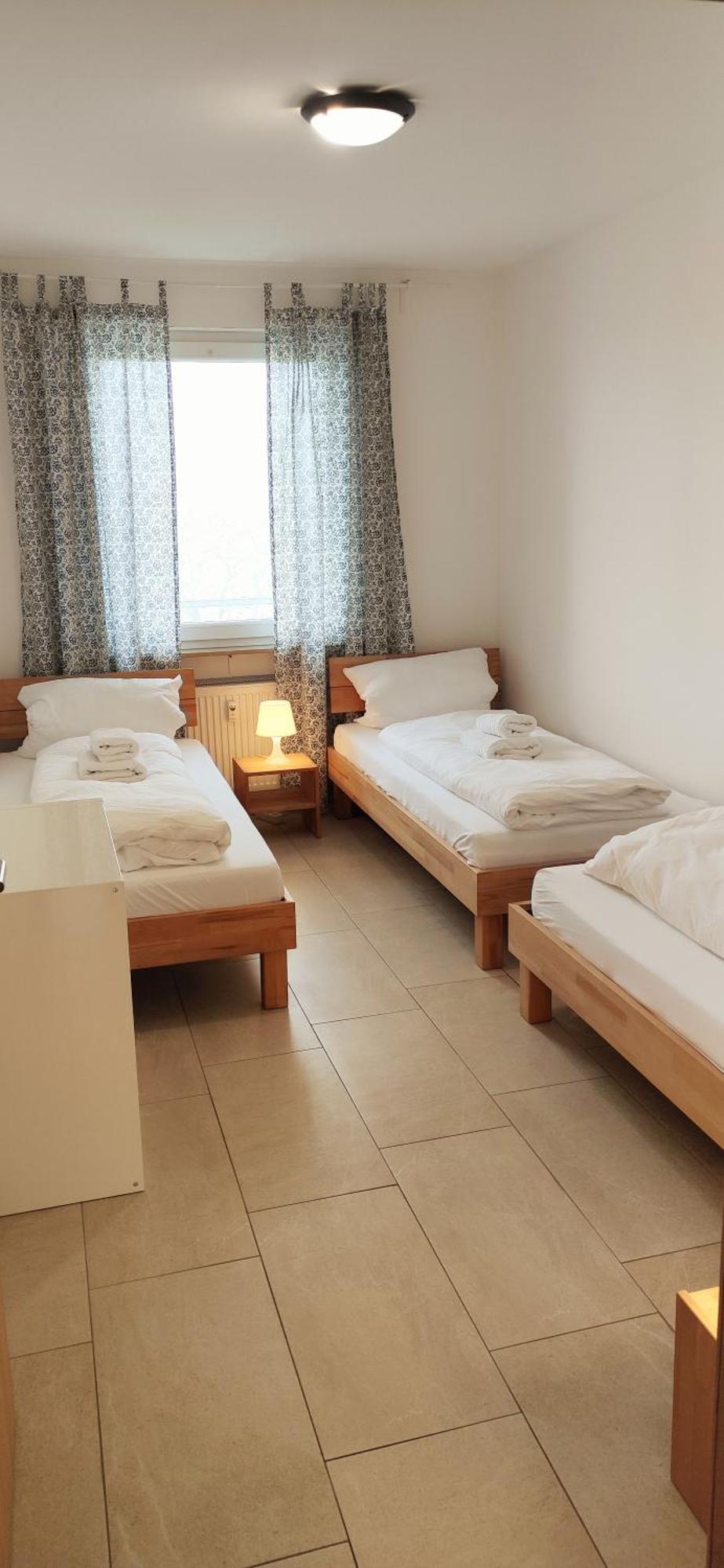 Apartment Eleonoras In Stadt Am Park Mit Balkon Inklusive Eigenen Parkplaetzen Vor Der Tuer Wurzburg